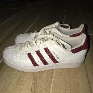Marron snakeskin adidas!!